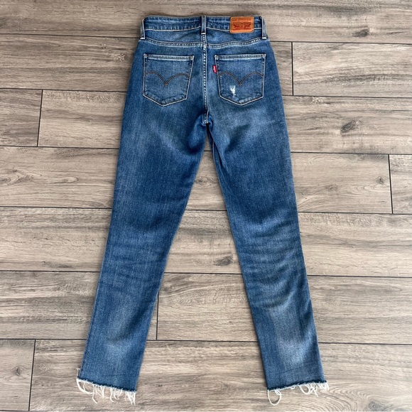 SOLD - Levi’s 721 High Rise Skinny Medium Wash Raw Hem Size 25 - Picture 7 of 10